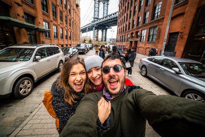 Brooklyn Bridge to DUMBO: 2-Hour Guided Walking Tour & Iconic Photo Stops photo 4