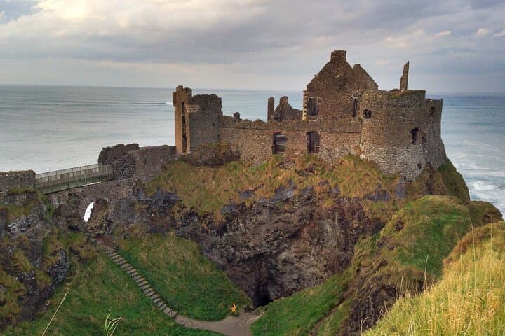 Luxury Causeway Coast Private Tour — Giant's Causeway, Dark Hedges & Dunluce photo 4