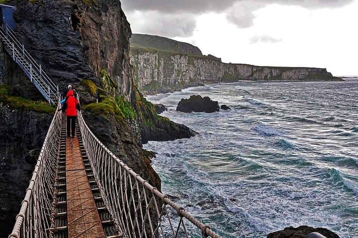 Luxury Causeway Coast Private Tour — Giant's Causeway, Dark Hedges & Dunluce photo 6