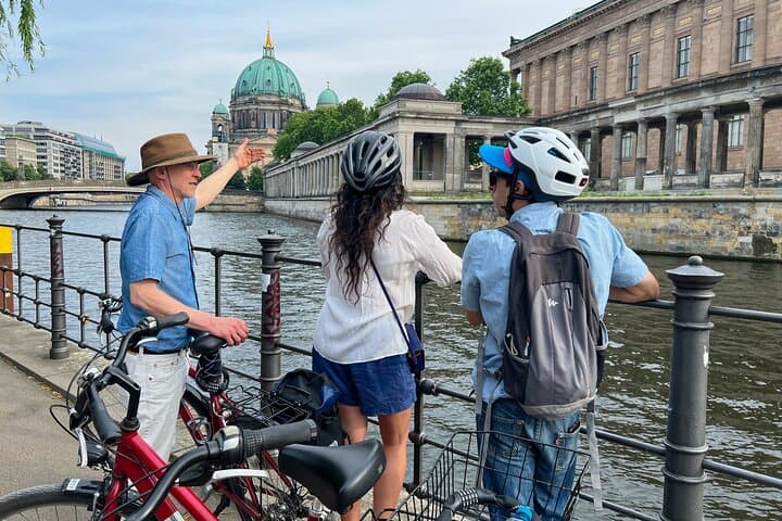 Private Berlin E-Bike Tour: Highlights & Hidden Gems of the City photo 3