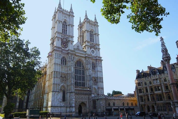 Full-Day Panoramic Driver-Guided Tour of London — Private Mercedes Vito Experience photo 3