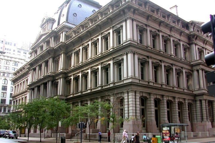 Downtown St. Louis Landmarks Walking Tour — Arch, Old Courthouse & Riverfront photo 2