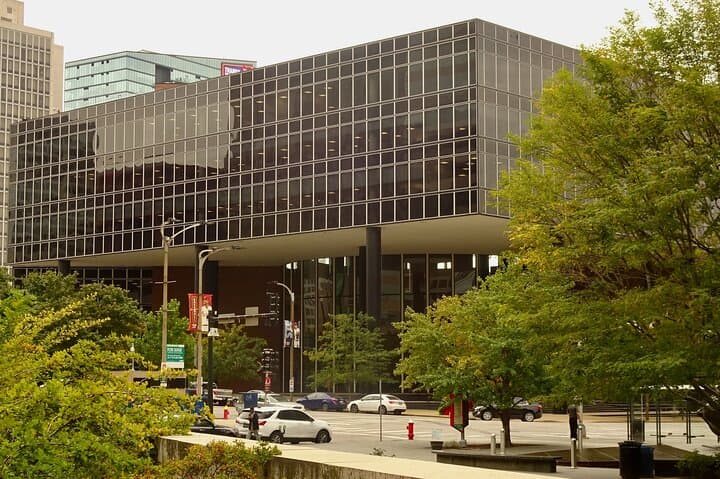 Downtown St. Louis Landmarks Walking Tour — Arch, Old Courthouse & Riverfront photo 6