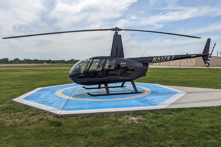 Private 20-Minute Helicopter River Ride Over Detroit’s Ambassador Bridge photo 2