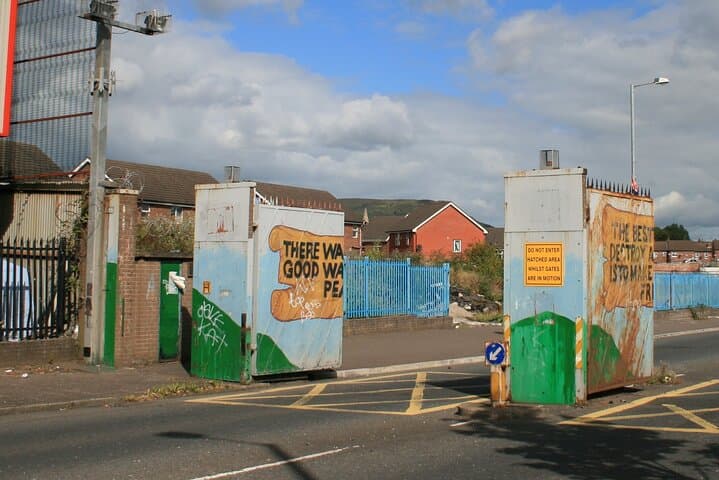 Across the Barricades: Women-Led Falls and Shankill Roads Walking Tour photo 6