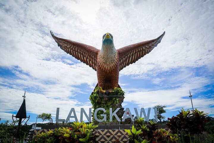 Langkawi Cable Car & Eagle's Nest SkyWalk — Private Full-Day Scenic Tour Guide photo 6
