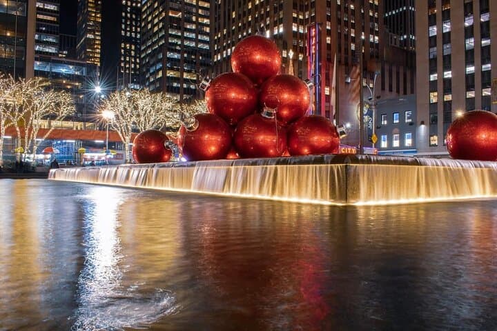 NYC Holiday Lights Pedicab Tour — Rockefeller Tree, Fifth Avenue Windows & Central Park photo 6