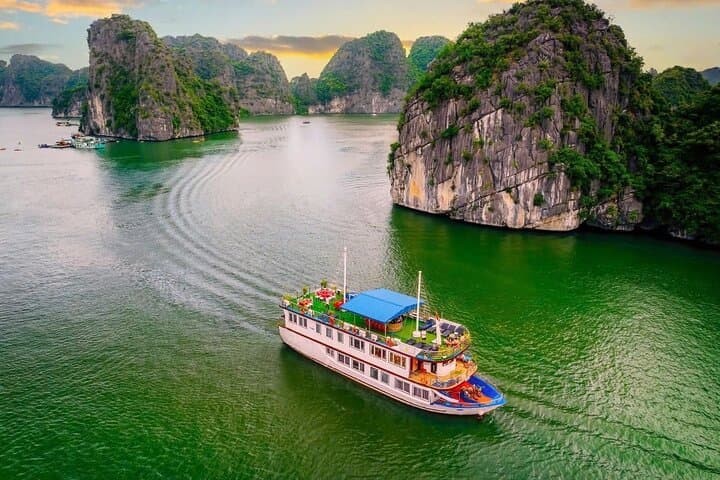 Lan Ha Bay 2-Day Cat Ba Overnight Cruise — Less Touristy Route