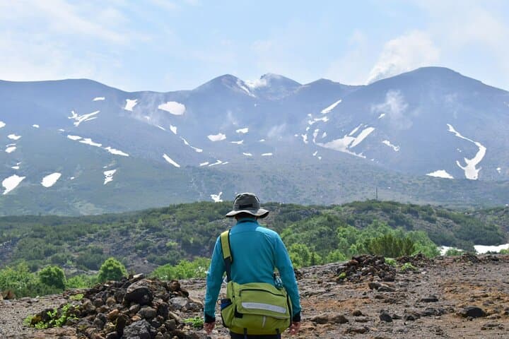 Mt Tokachi Private Trek: Easy 2km Trek with Spectacular Views in Daisetsuzan photo 2