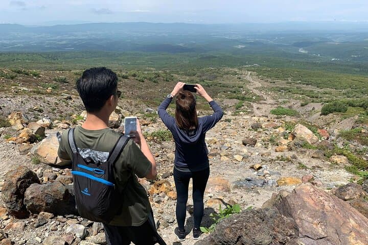 Mt Tokachi Private Trek: Easy 2km Trek with Spectacular Views in Daisetsuzan photo 5