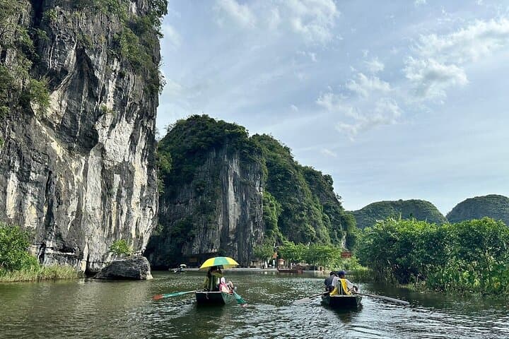 Hanoi to Ninh Binh Day Trip — Tam Coc, Hoa Lu & Mua Cave Explained photo 6