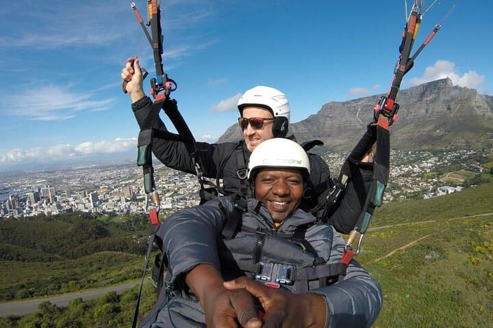 Soar Over Table Mountain and Sip Constantia: Cape Town Half-Day Paragliding & Wine Tour