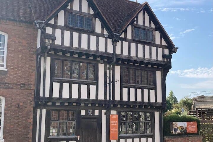 Self-Guided Shakespeare Walking Tour in Stratford-upon-Avon photo 6