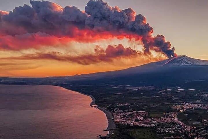 Sunset at Etna's Silvestri Craters — Private Evening Tour from Catania photo 2