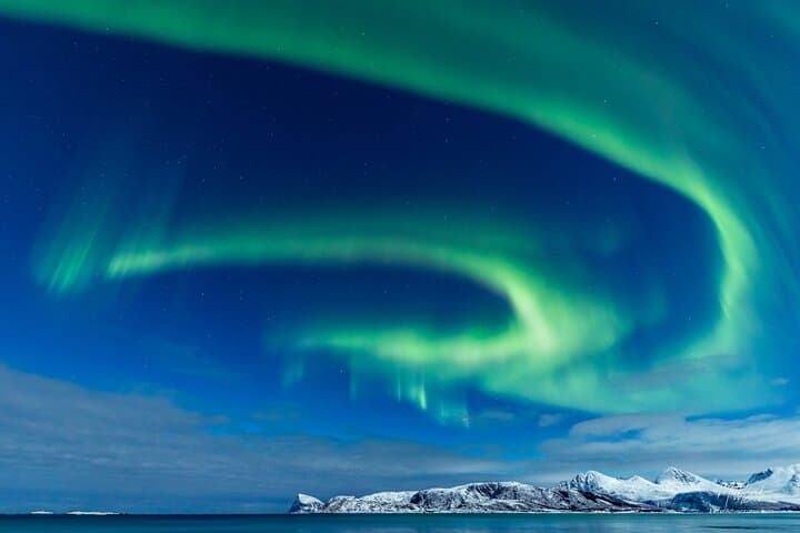Tromsø Northern Lights Minibus Chase with Photos and Dinner photo 6
