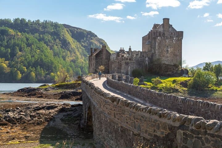 Isle of Skye and Eilean Donan Castle Day Tour from Inverness — Old Man of Storr, Quiraing & Portree photo 1