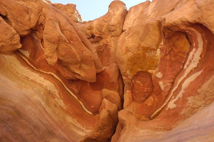 Explore Dahab's Colored Canyon: Full-Day Small-Group Canyon Hike photo 3