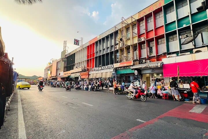 Discover Mueang Non: Small-Group Culinary Tour from Bangkok