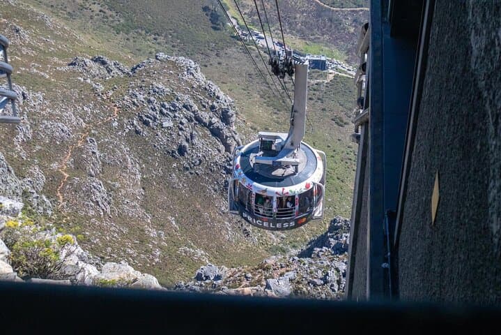Table Mountain & Cape Winelands: Cable Car Summit and Wine-Tasting Day Tour photo 6