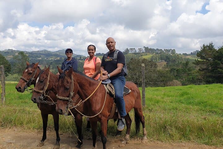 Horseback Riding in Medellín Mountains — Private Morning Ride & Scenic Trails photo 4