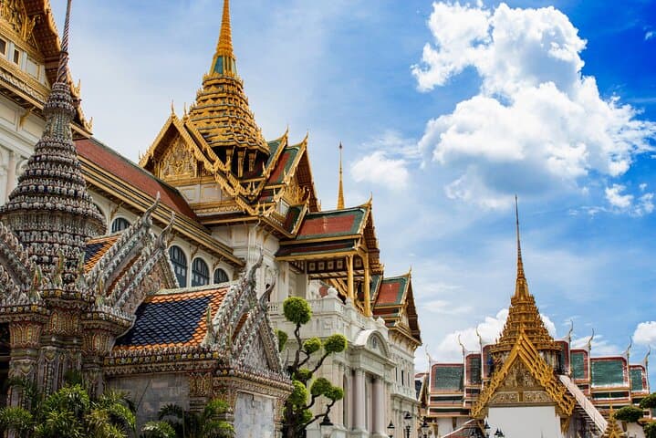 Bangkok Grand Palace, Temples & Chao Phraya Canal Private Multilingual Tour photo 6