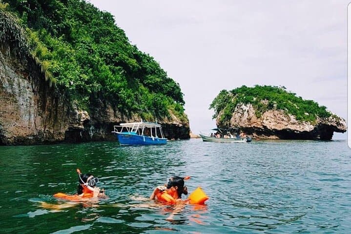 Snorkel Los Arcos & Madagascar Island: Full-Day Catamaran Tour with Open Bar photo 4