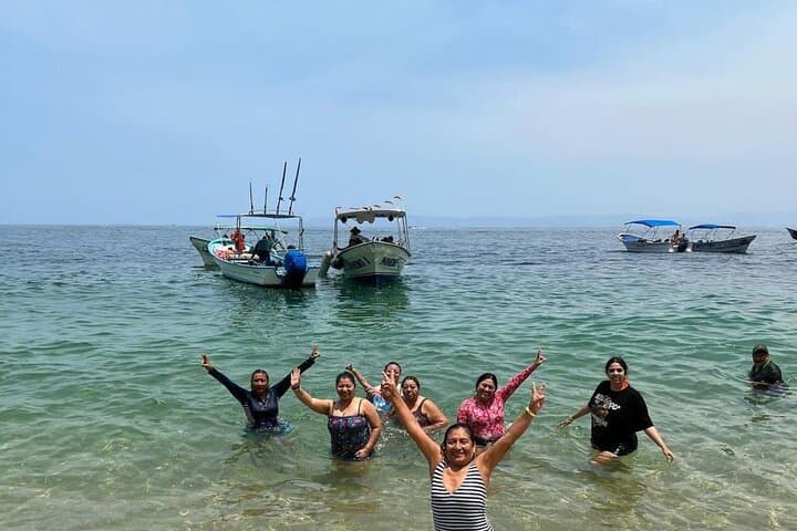 Snorkel Los Arcos & Madagascar Island: Full-Day Catamaran Tour with Open Bar