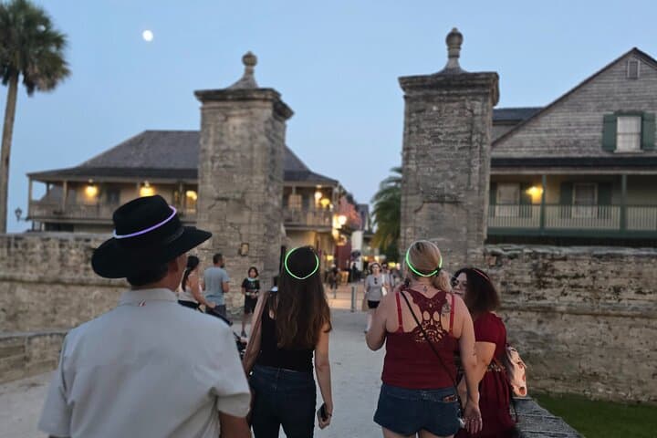 Haunted St. Augustine: Booze & Boos Ghost Walking Tour in Historic Downtown