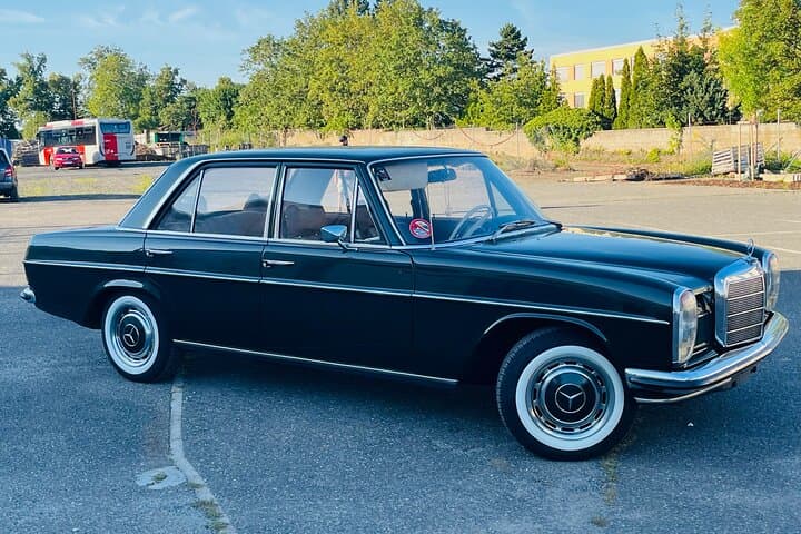 Prague in a Vintage Mercedes: 90-Minute Classic Car Express Tour