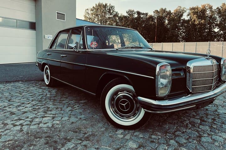 Prague in a Vintage Mercedes: 90-Minute Classic Car Express Tour photo 4