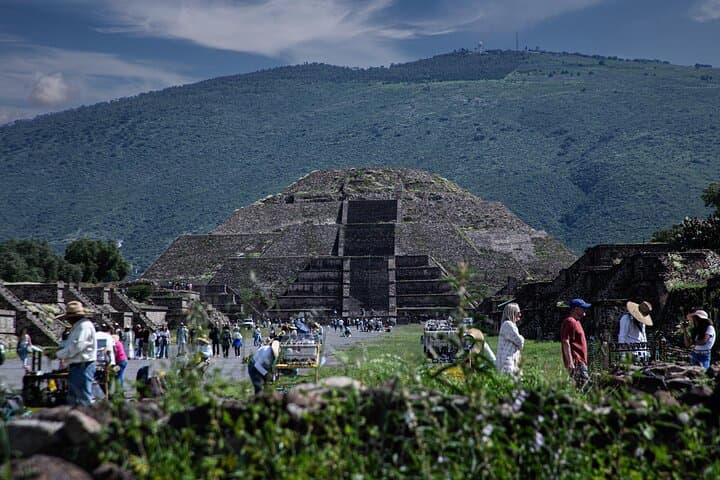 Teotihuacan Guided Tour: Pyramids, Cave Breakfast & Obsidian Workshop from Mexico City photo 3