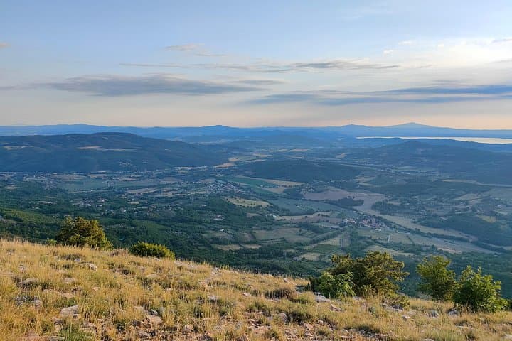 Guided Mount Tezio Trek: Perugia Mountain Hike to Lake Trasimeno Views photo 2