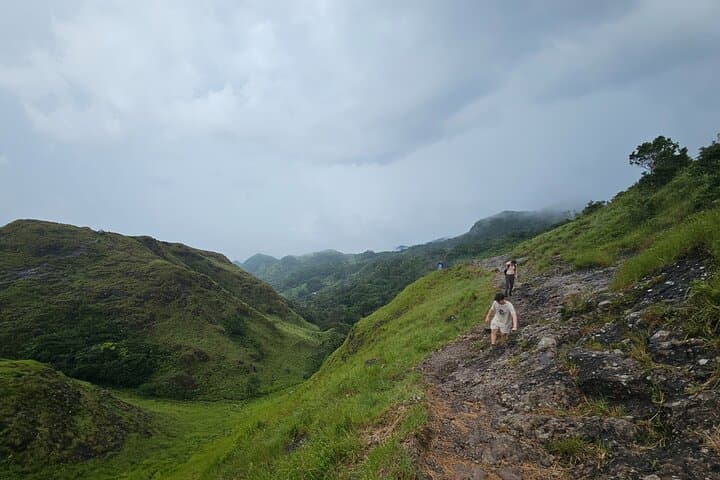 Anton Valley Excursion: Hiking El Valle’s Waterfalls, Petroglyphs and El Nispero Zoo