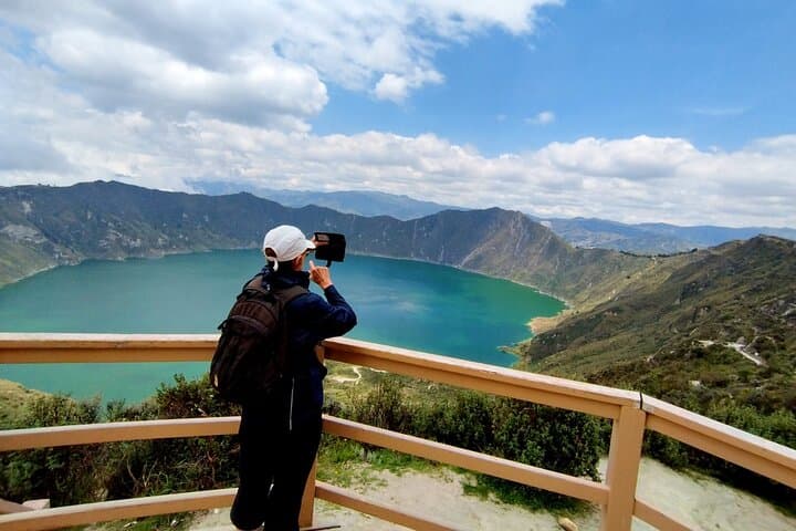 Quilotoa Crater Lake & Indigenous Village: Private Day Tour from Quito