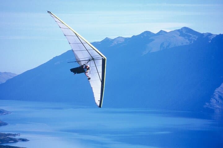 Tandem Hang Gliding Over Queenstown: Coronet Peak Flights