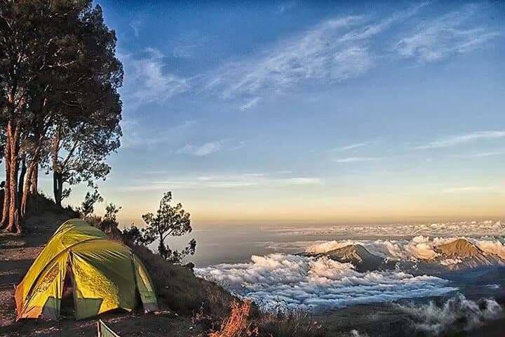 Mount Rinjani Trek 3D2N via Sembalun: Summit, Crater Rim & Segara Anak Lake photo 1
