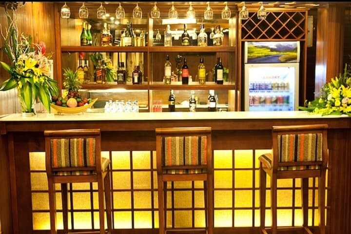 Royal Palace Cruise: 2D/1N Halong Bay Overnight from Hanoi photo 5