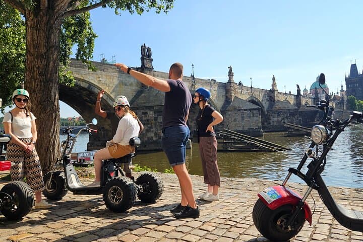 Prague Panoramic Views: Guided Trike, E‑Bike & E‑Scooter City Tour