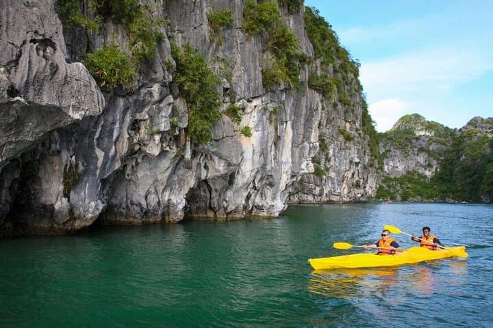 Halong Bay Deluxe Sapphire Cruise — 2-Day Lan Ha & Halong Bay with Oceanview Balcony photo 4