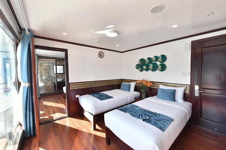 Sapphire Cruise: 3-Day Halong & Lan Ha Bay Cruise from Hanoi photo 2