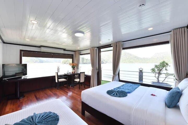 Halong Bay & Lan Ha Bay 2-Day Classic Cruise with Private Balcony photo 6
