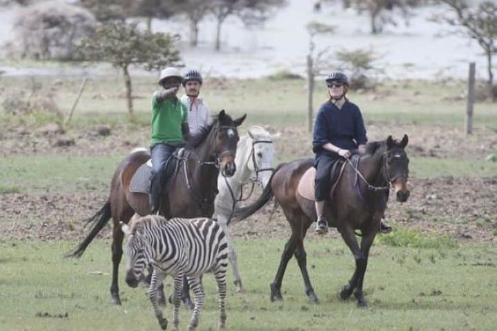 Hell's Gate & Sanctuary Farm: Bike the Rift and Ride to Lake Naivasha photo 3