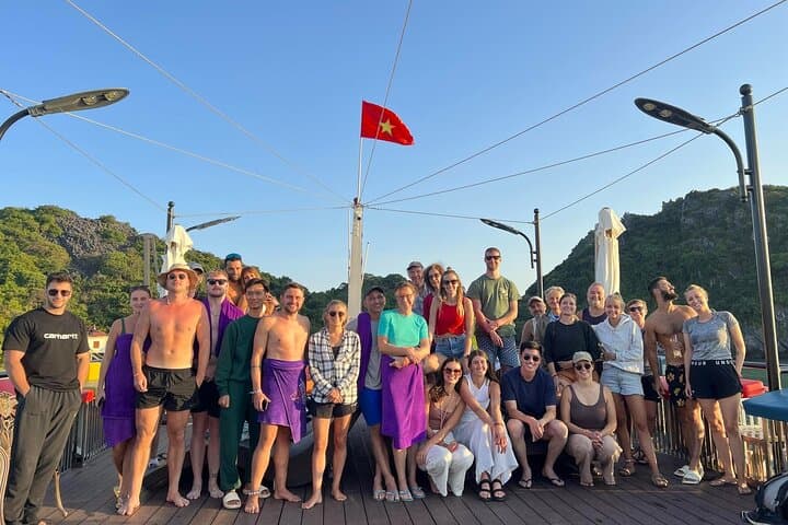 Lan Ha Bay Sunset Cruise with Kayaking, Swimming & Floating Village Visit photo 5