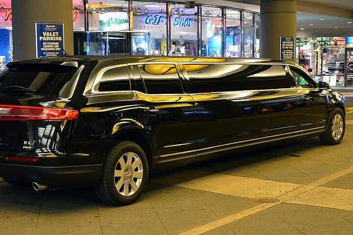 Private Transfer from Orlando Theme Park Hotels to MCO Airport — Minibus & Limo photo 3