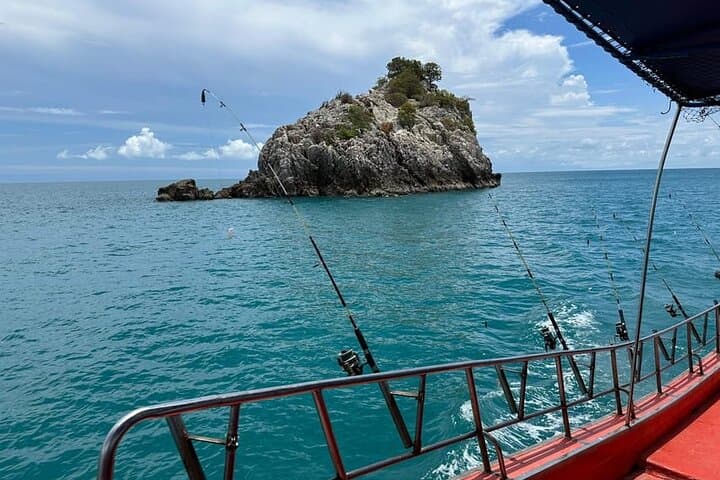Koh Samui Sea Fishing & Island Lunch Cruise — Catch and Relax Full-Day Experience photo 2
