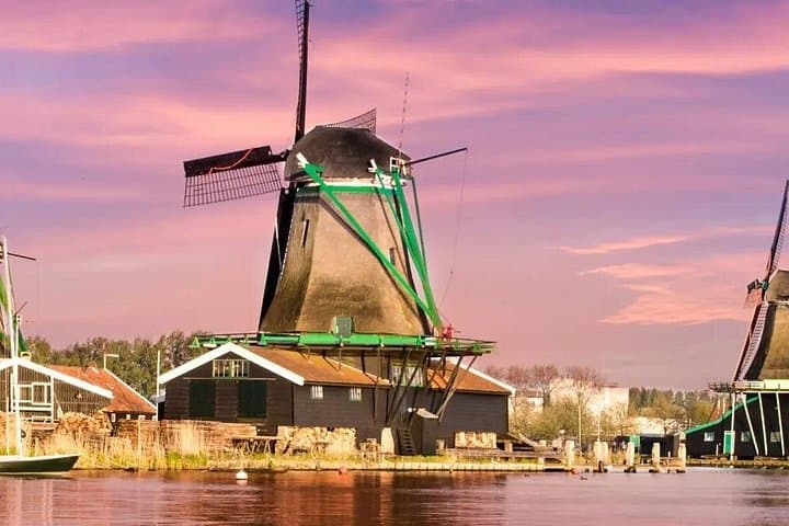 Zaanse Schans Windmills & Volendam Day Tour — Cheese Factory, Crafts and Countryside photo 3