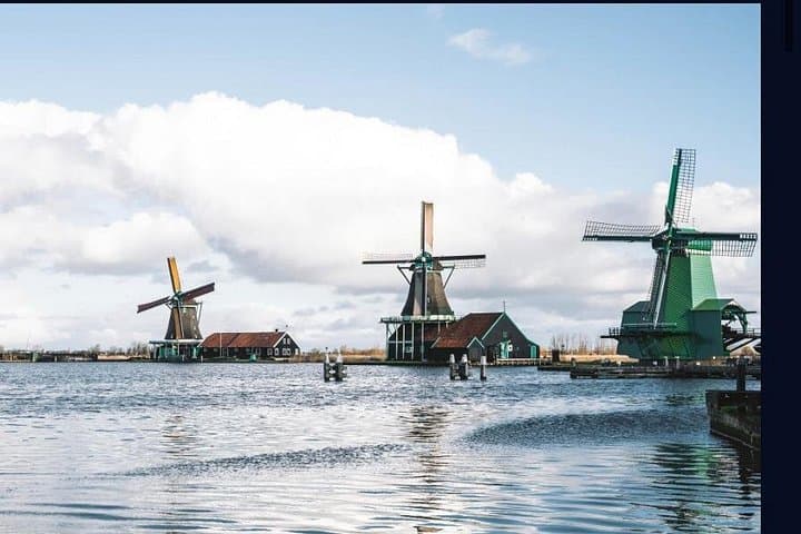 Zaanse Schans Windmills & Volendam Day Tour — Cheese Factory, Crafts and Countryside photo 4