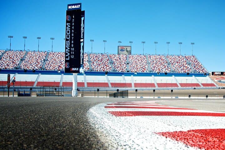 Two-Lap Drifting Ride-Along at Las Vegas Motor Speedway — BMW M3 Adrenaline Experience photo 5