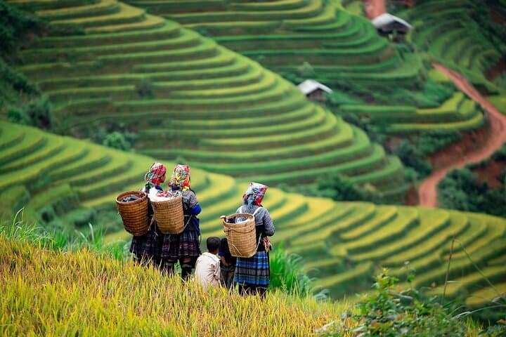 Mai Chau Day Trip: Cycling Through White Thai Villages & Weaving Workshops photo 2