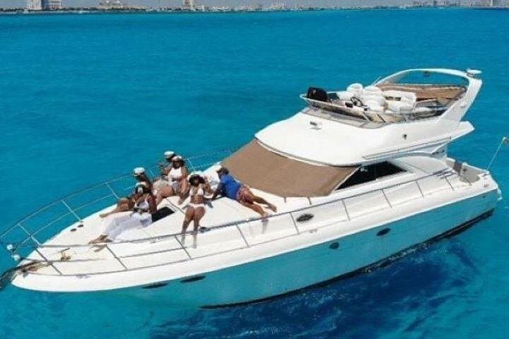 Luxury Yacht and Isla Mujeres Snorkel from Cancún: Sea Ray Charters photo 2